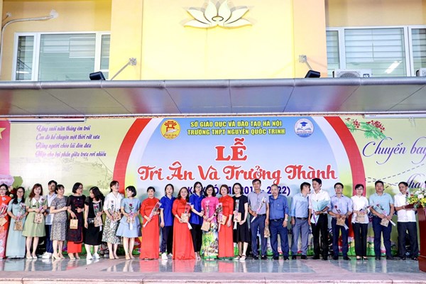 Lễ tri ân, trưởng thành, khi tôi 18 học sinh khóa I (2019-2022) của Trường THPT Nguyễn Quốc Trinh
