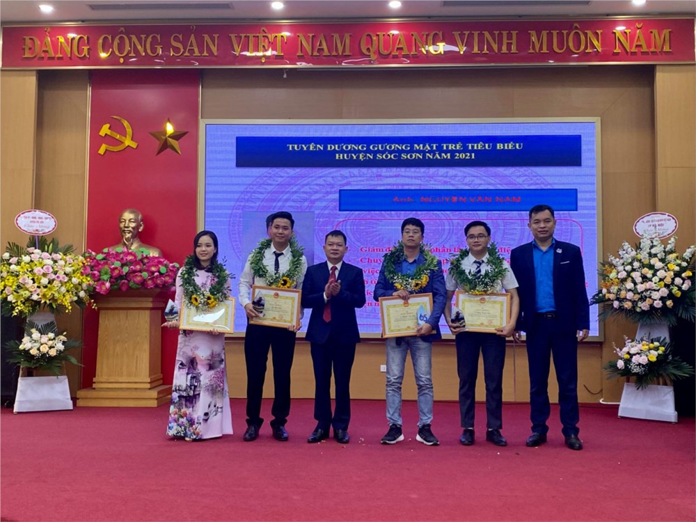 GVGD cấp TP thứ 21 của trường THPT Trung Giã được vinh danh Top 5 gương mặt trẻ tiêu biểu xuất sắc huyện Sóc Sơn năm 2021