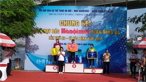 HS trường THCS Láng Hạ đạt giải Nhì giải chạy báo Hà Nội mới lần thứ 46 - quận Đống Đa