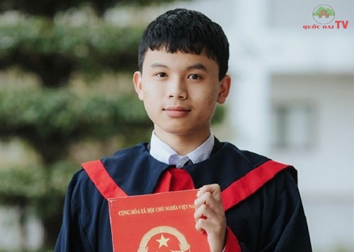Thủ khoa đạt điểm tuyệt đối 3 môn toán, lý, hóa, sinh ra ở xã Tân Phú Huyện Quốc Oai
